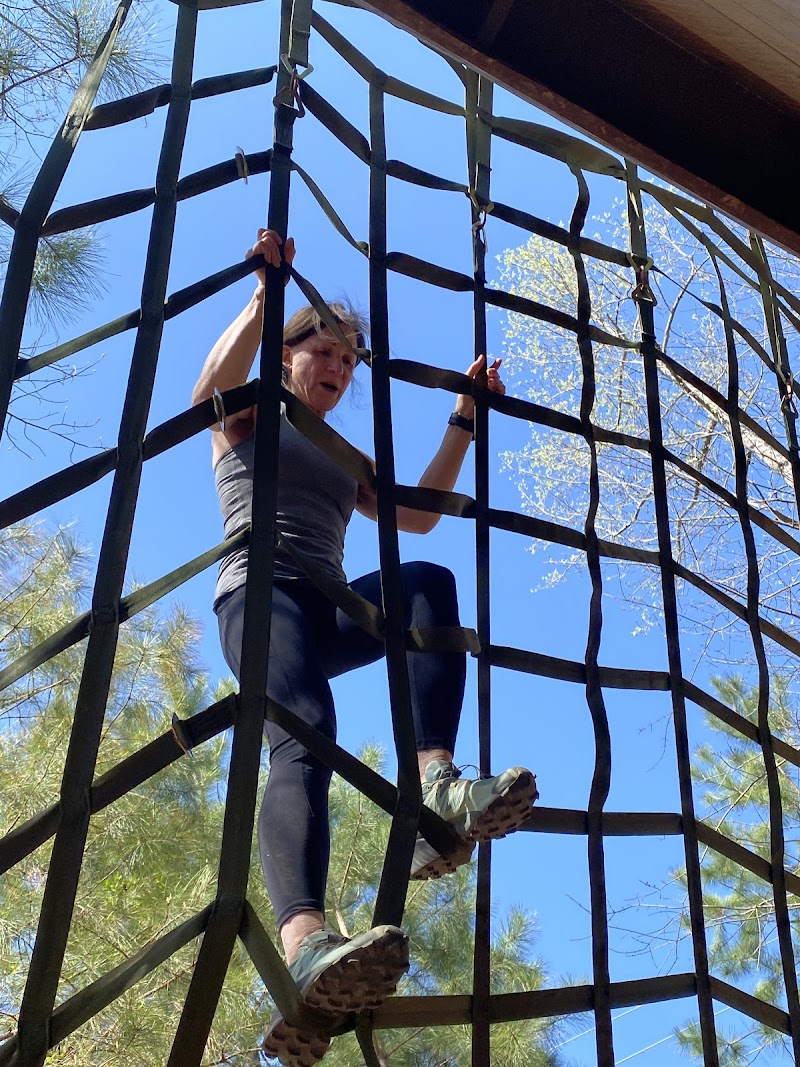 Cargo net climbing obstacle